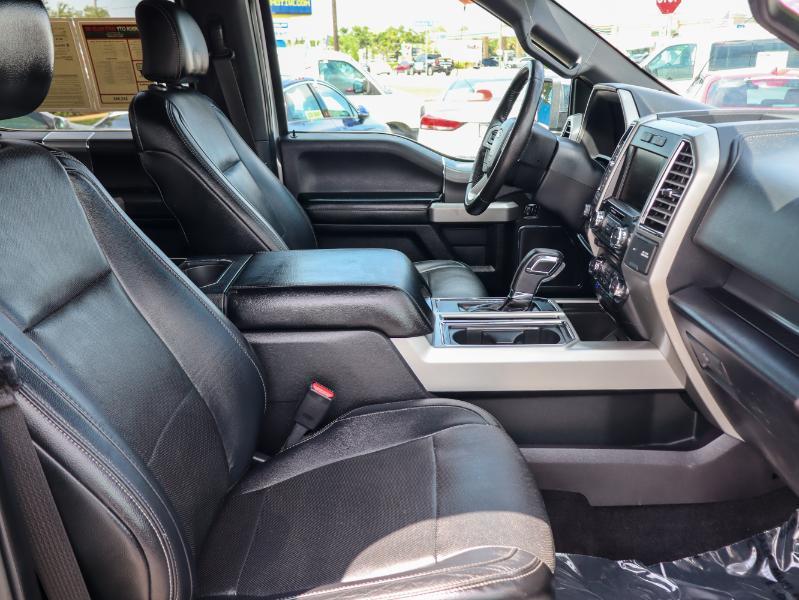 Ford F-150 4WD SuperCrew 145" Lariat 2015