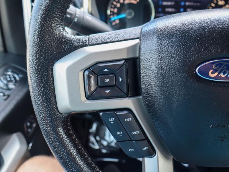 Ford F-150 4WD SuperCrew 145" Lariat 2015