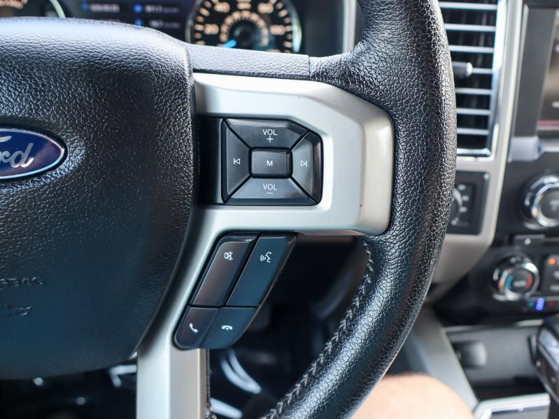 Ford F-150 4WD SuperCrew 145" Lariat 2015