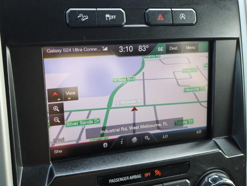 Ford F-150 4WD SuperCrew 145" Lariat 2015