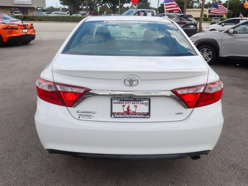 Toyota Camry SE 2016