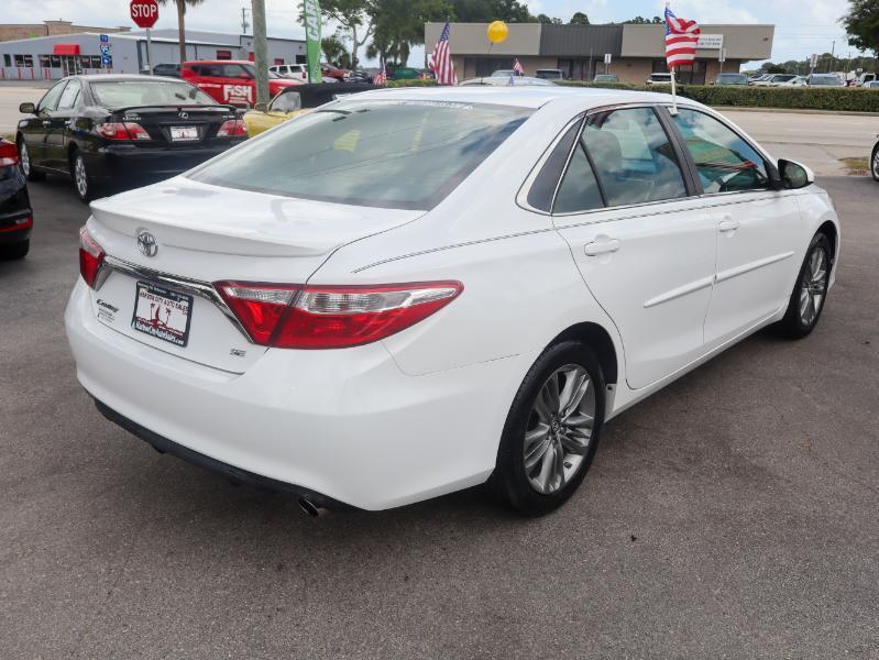 Toyota Camry SE 2016