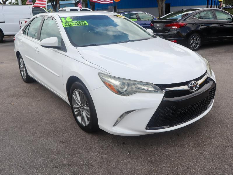 Toyota Camry SE 2016