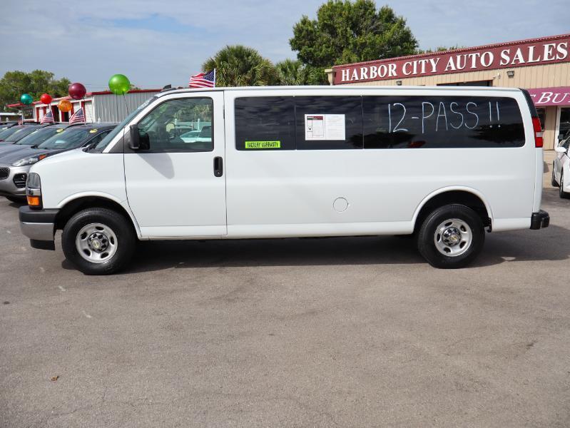 Chevrolet Express Passenger  2024