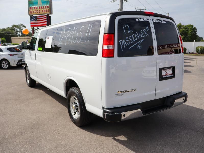 Chevrolet Express Passenger  2024