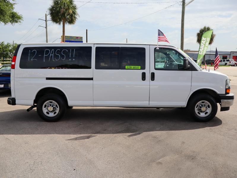 Chevrolet Express Passenger  2024