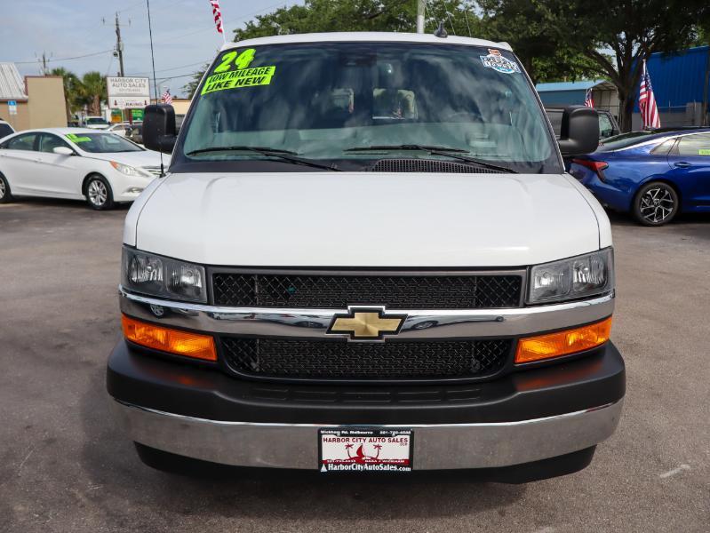 Chevrolet Express Passenger  2024