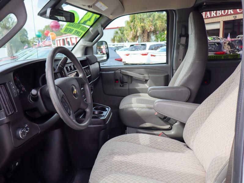 Chevrolet Express Passenger  2024