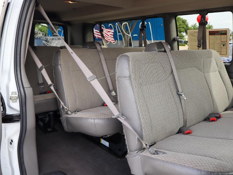 Chevrolet Express Passenger  2024
