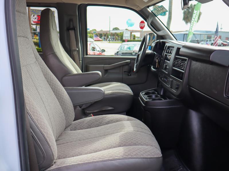 Chevrolet Express Passenger  2024