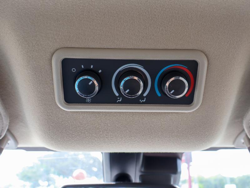 Chevrolet Express Passenger  2024