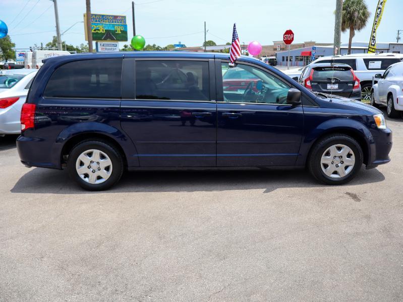 Dodge Grand Caravan SE 2012