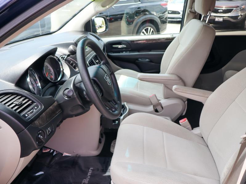 Dodge Grand Caravan SE 2012