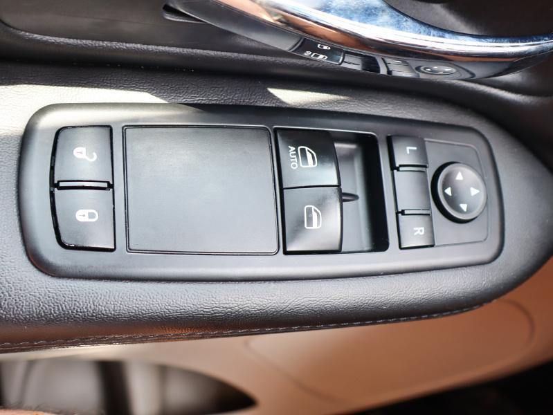 Dodge Grand Caravan SE 2012