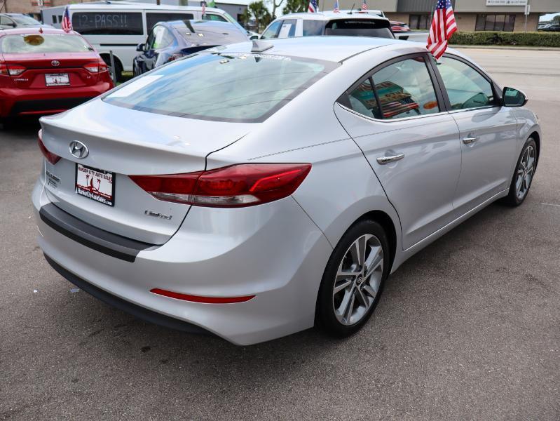 Hyundai Elantra  2017