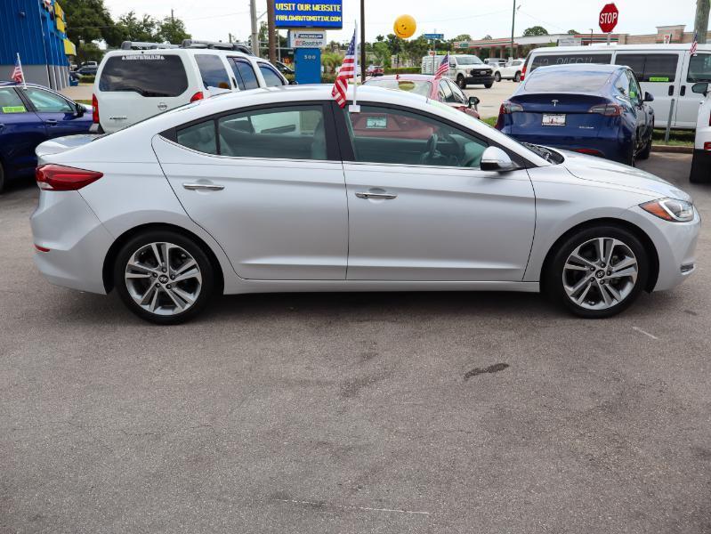 Hyundai Elantra  2017
