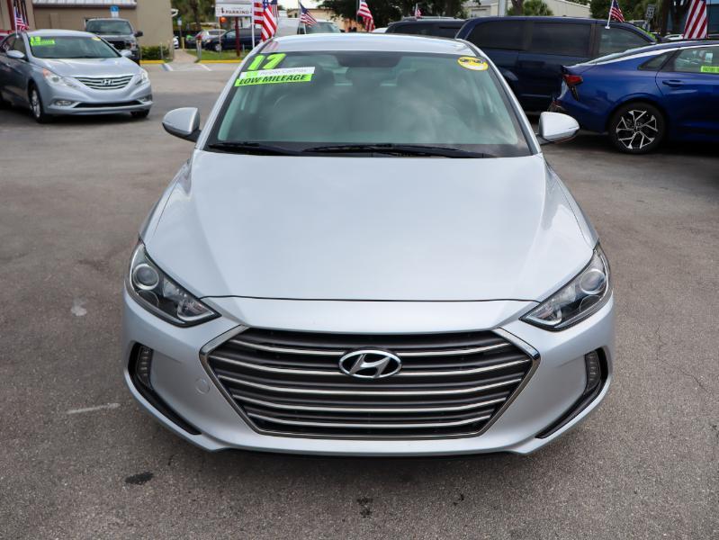 Hyundai Elantra  2017