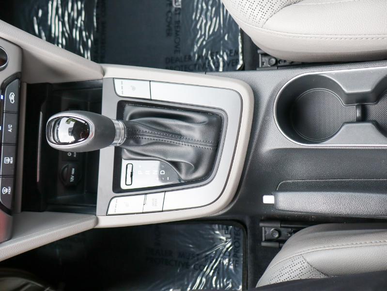 Hyundai Elantra  2017
