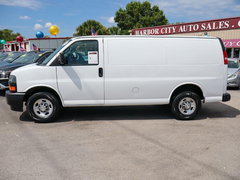 Chevrolet Express Cargo Van RWD 2500 135" 2021
