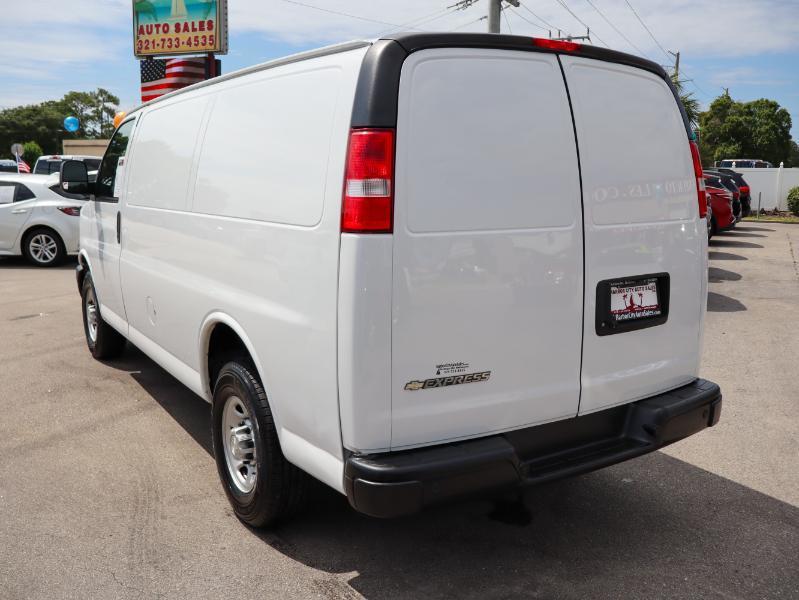 Chevrolet Express Cargo Van RWD 2500 135" 2021