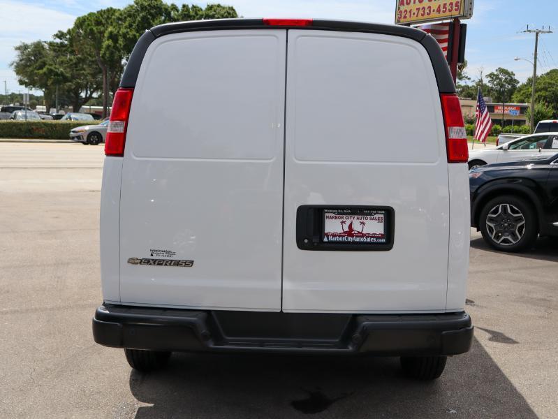 Chevrolet Express Cargo Van RWD 2500 135" 2021