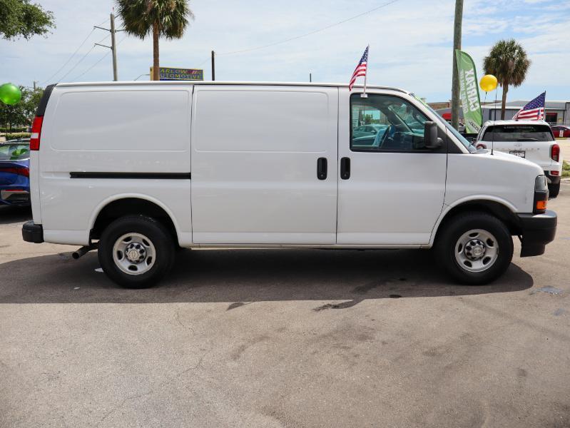 Chevrolet Express Cargo Van RWD 2500 135" 2021