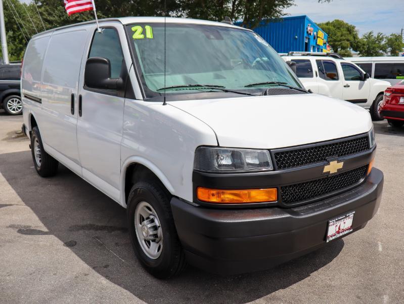 Chevrolet Express Cargo Van RWD 2500 135" 2021