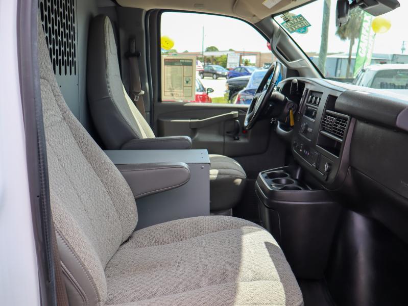 Chevrolet Express Cargo Van RWD 2500 135" 2021