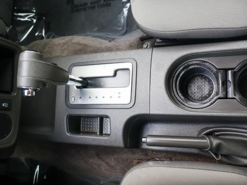 Nissan Xterra 2WD 4dr Auto X 2014