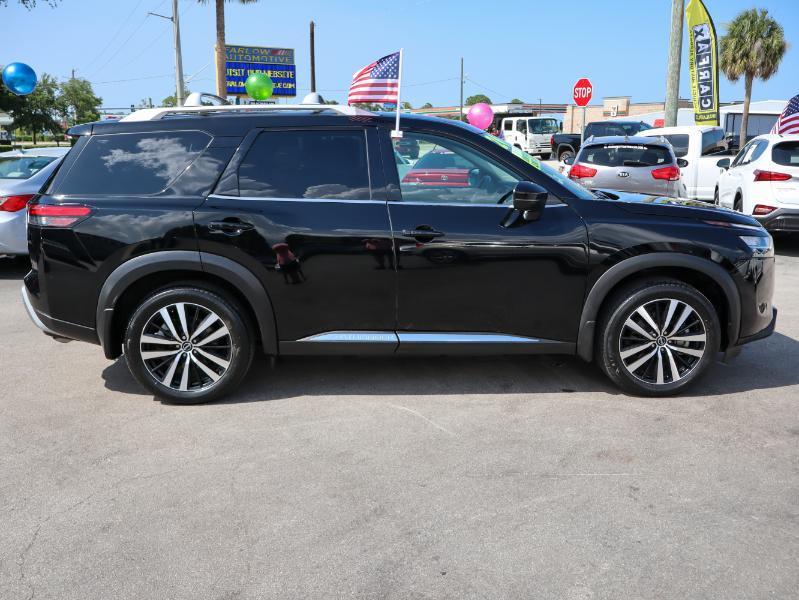 Nissan Pathfinder Platinum 2WD 2024