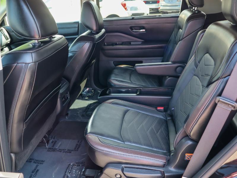 Nissan Pathfinder Platinum 2WD 2024