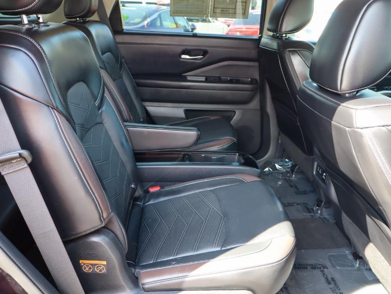Nissan Pathfinder Platinum 2WD 2024