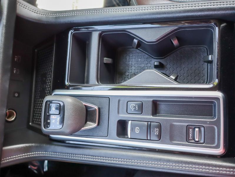 Nissan Pathfinder Platinum 2WD 2024