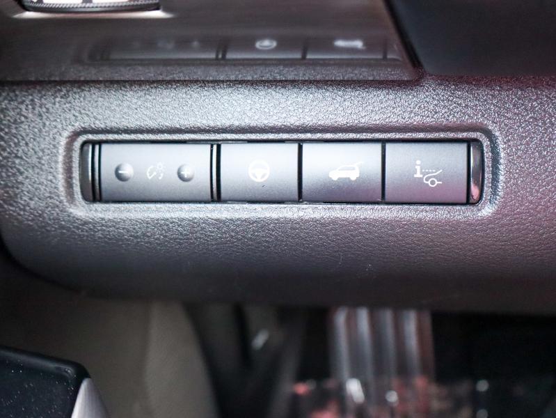 Nissan Pathfinder Platinum 2WD 2024