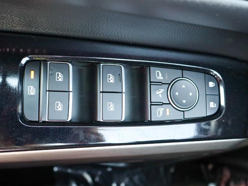 Nissan Pathfinder Platinum 2WD 2024