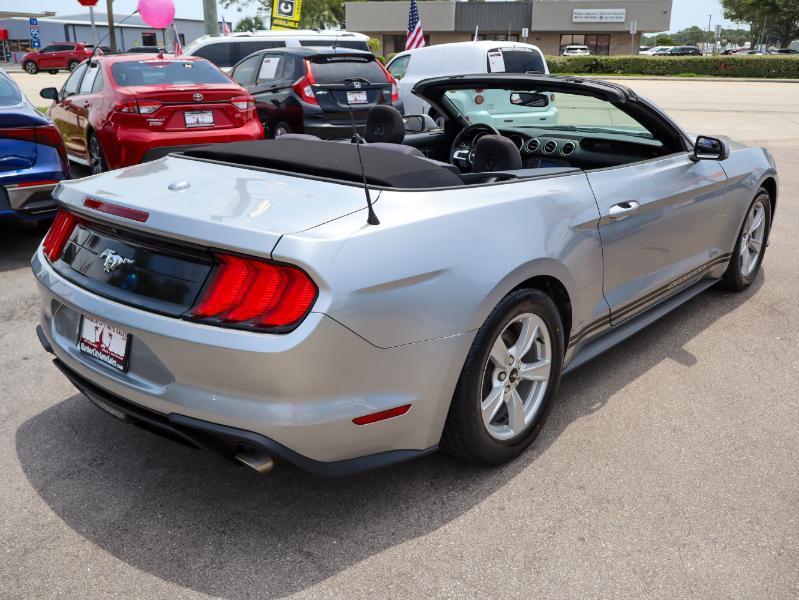 Ford Mustang EcoBoost Convertible 2020