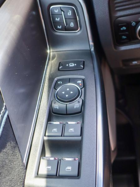 Ford Super Duty F-350 SRW Platinum 4WD Crew Cab 8' Box 2026