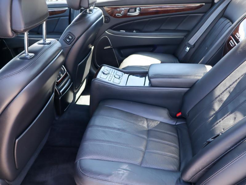 Hyundai Equus 4dr Sdn Ultimate 2011