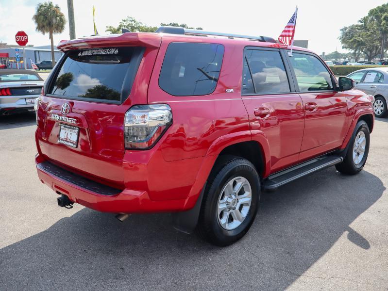 Toyota 4Runner SR5 2WD 2021