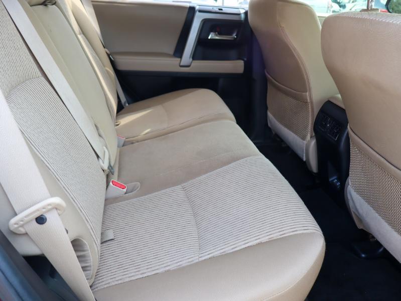 Toyota 4Runner SR5 2WD 2021