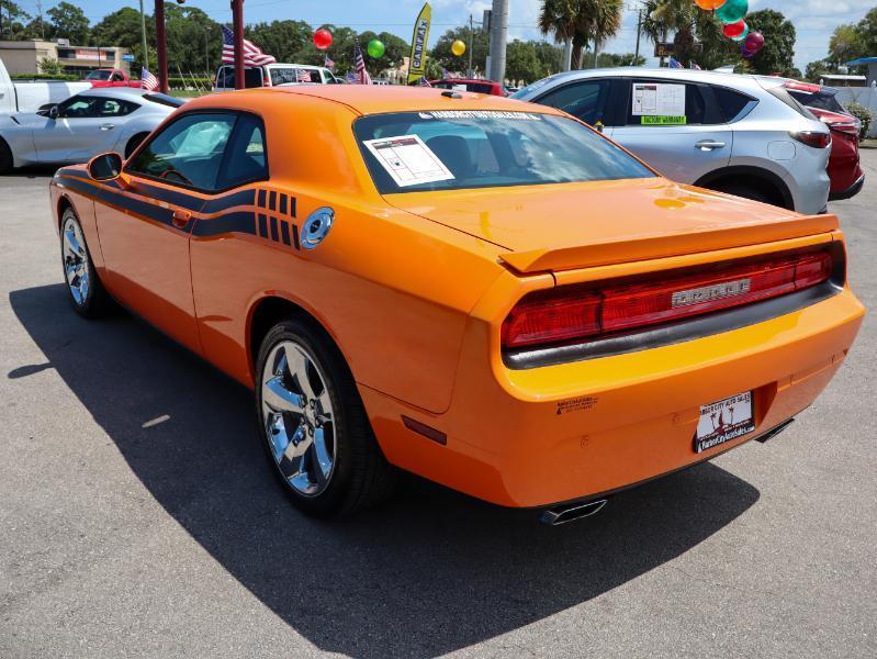 Dodge Challenger 2dr Cpe SXT Plus 2014