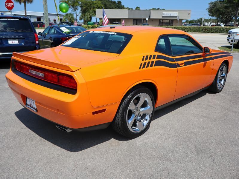 Dodge Challenger 2dr Cpe SXT Plus 2014