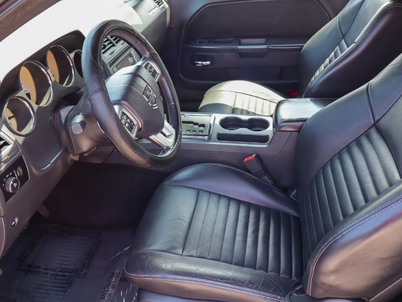 Dodge Challenger 2dr Cpe SXT Plus 2014