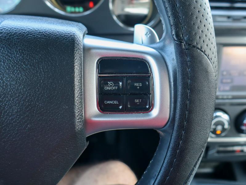 Dodge Challenger 2dr Cpe SXT Plus 2014