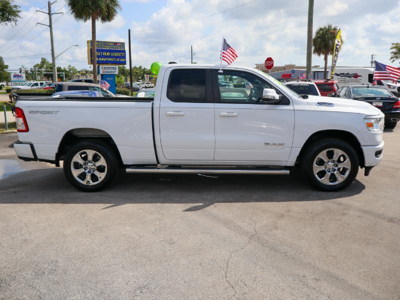 RAM 1500 Big Horn 4x4 Quad Cab 6'4" Box 2022