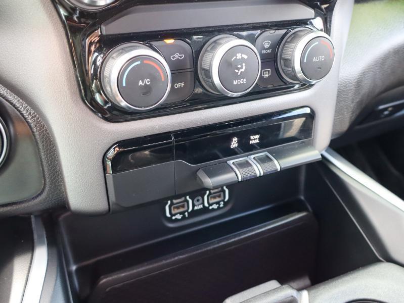 RAM 1500 Big Horn 4x4 Quad Cab 6'4" Box 2022