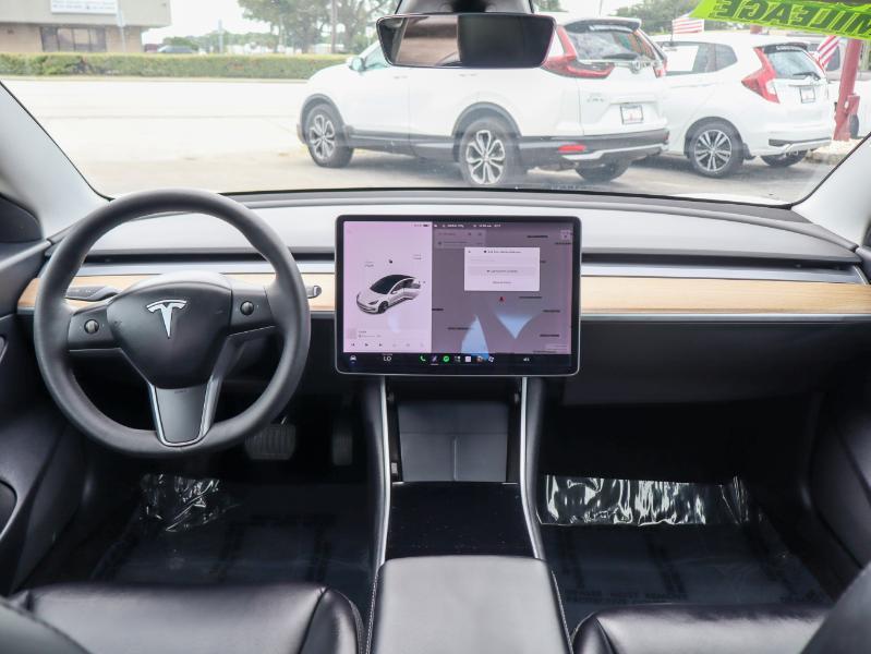 Tesla Model 3 Standard Range RWD 2020