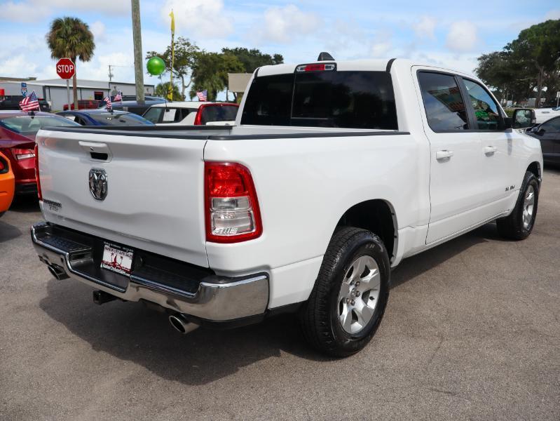 RAM 1500 Big Horn 4x2 Crew Cab 5'7" Box 2021