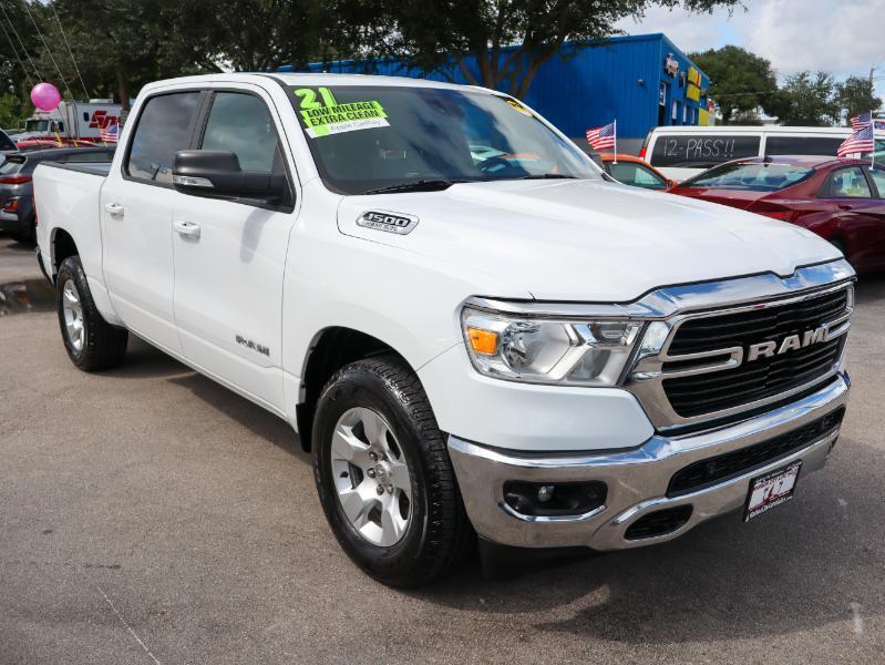 RAM 1500 Big Horn 4x2 Crew Cab 5'7" Box 2021