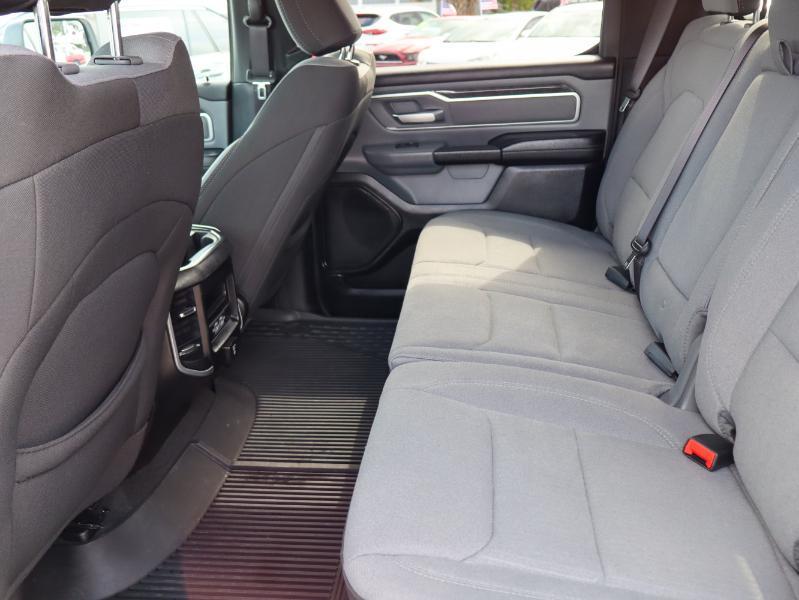 RAM 1500 Big Horn 4x2 Crew Cab 5'7" Box 2021